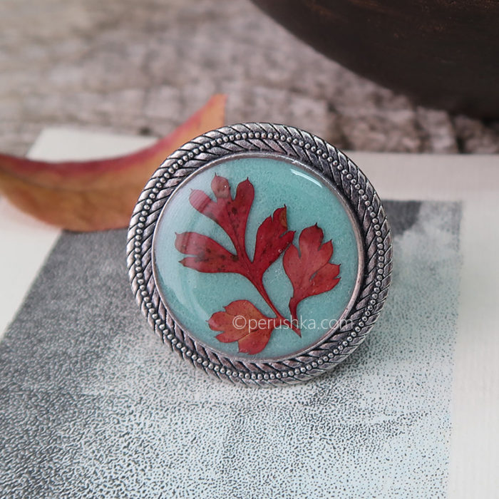 Red leaf ring