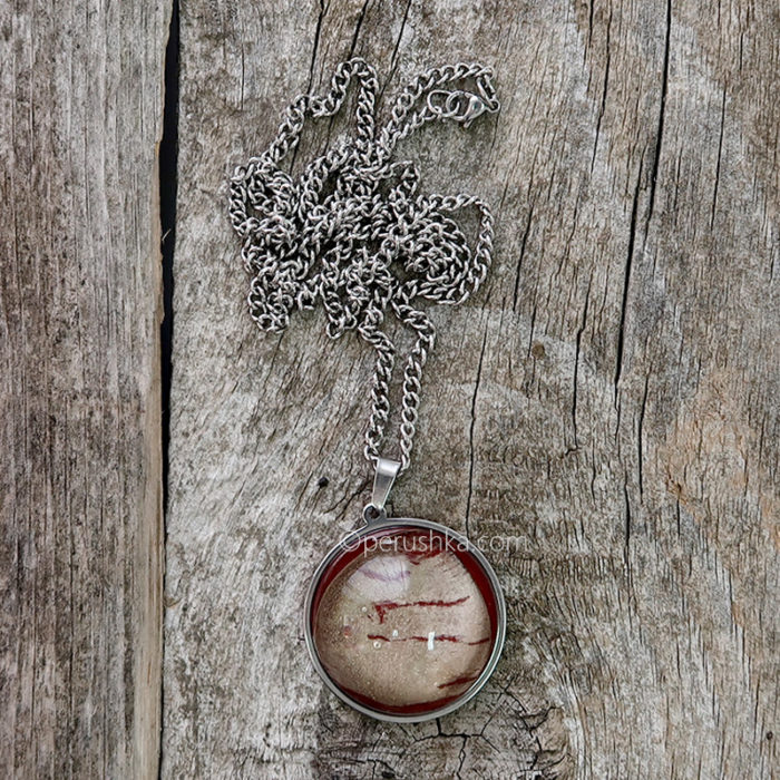 Bordeaux-silver necklace