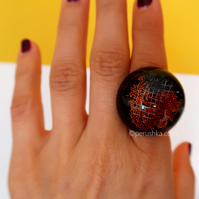 Red, orange, blue beads and wire - Image 7