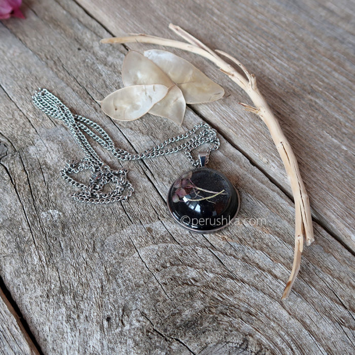 Snowy night necklace - Image 7