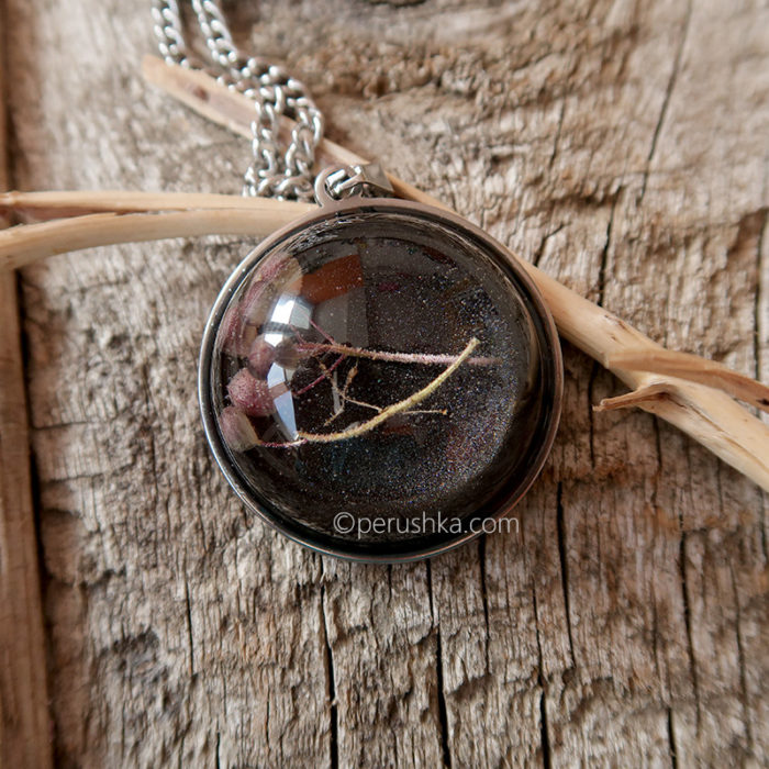 Snowy night necklace