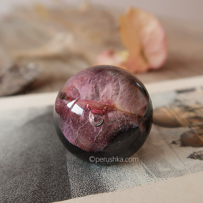 Black bougainvillea ring