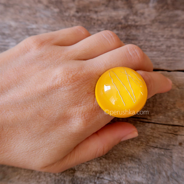 Yellow & wire - Image 4